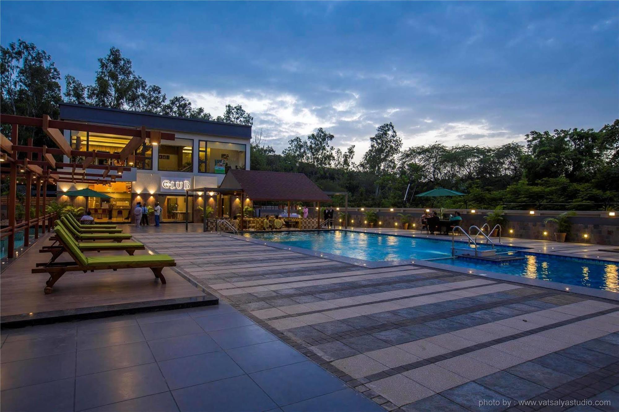 Vits Shalimar, Ankleshwar Hotel Exterior photo