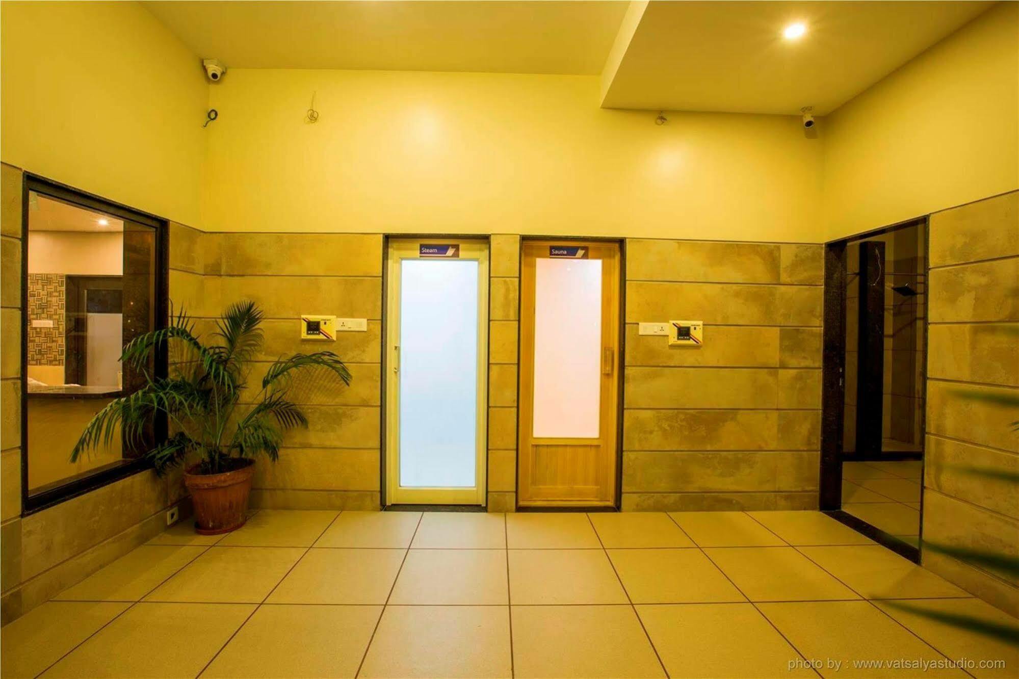 Vits Shalimar, Ankleshwar Hotel Exterior photo