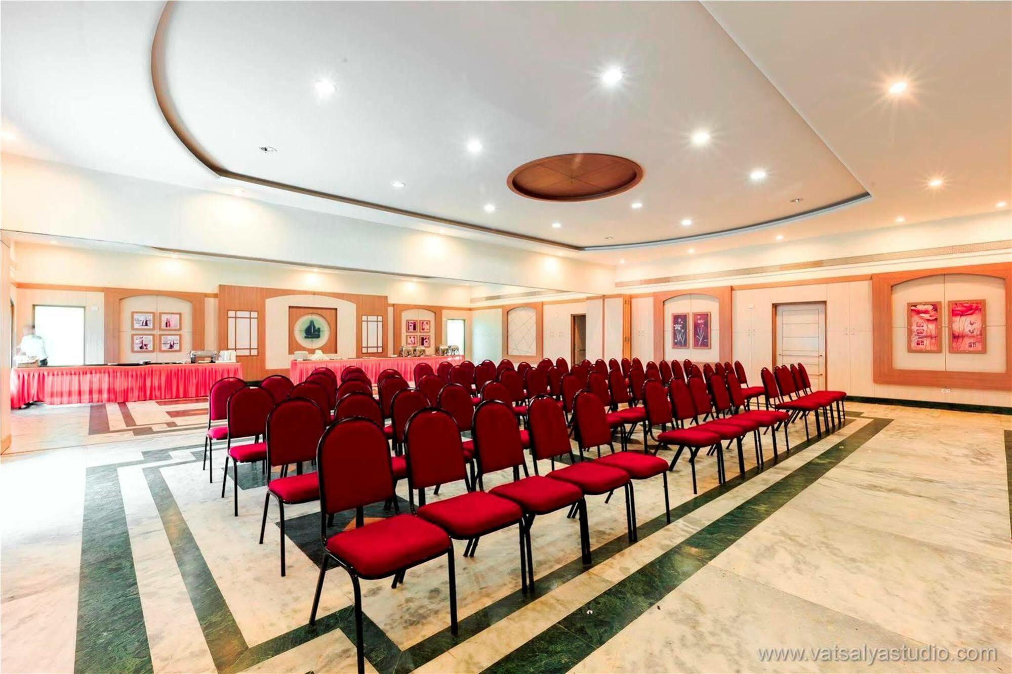 Vits Shalimar, Ankleshwar Hotel Exterior photo