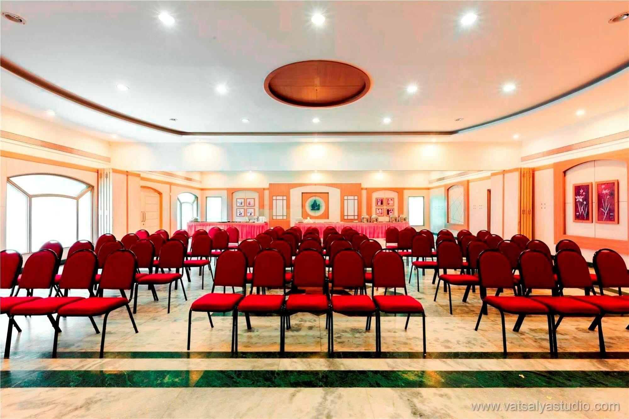 Vits Shalimar, Ankleshwar Hotel Exterior photo