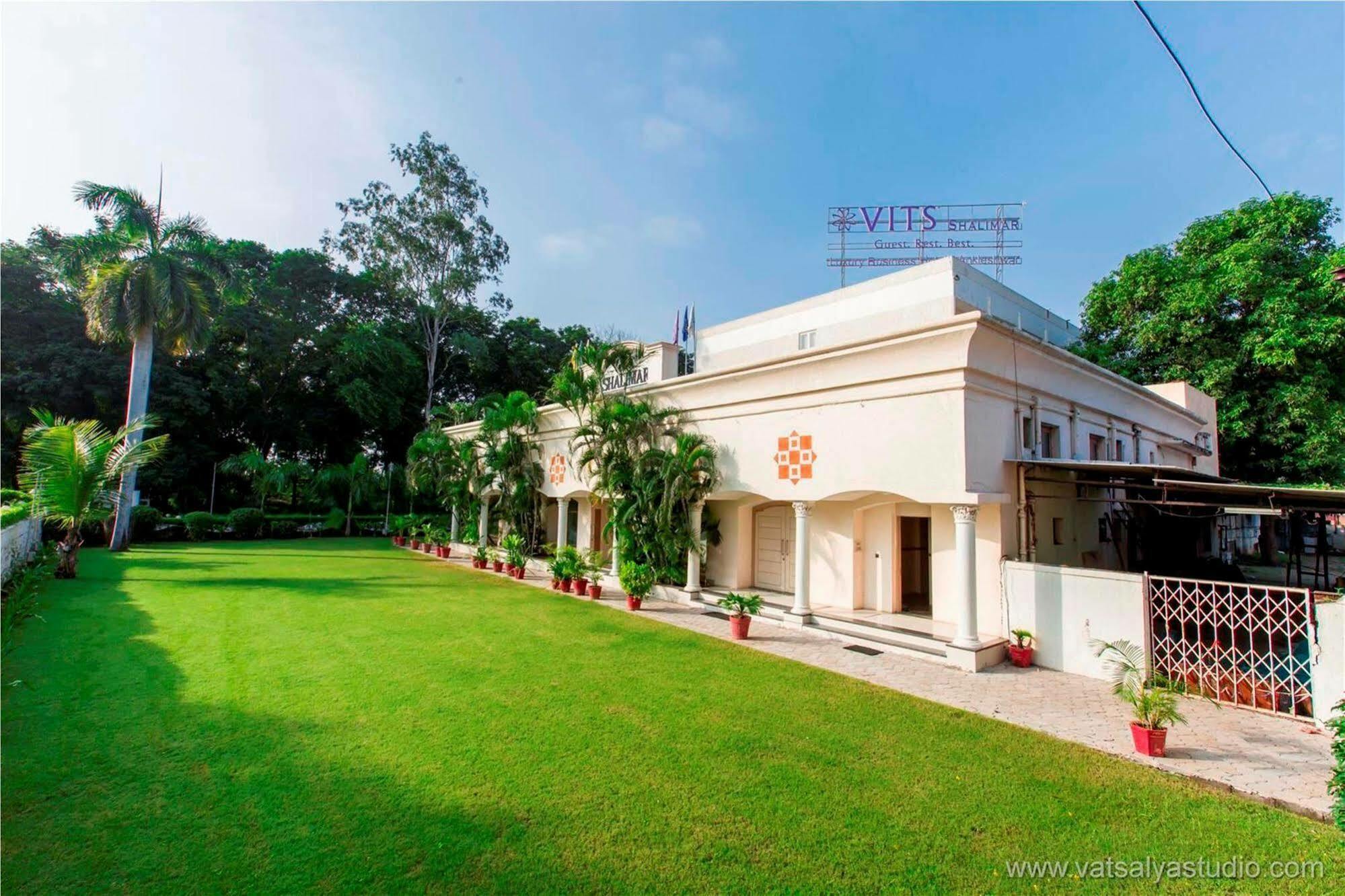 Vits Shalimar, Ankleshwar Hotel Exterior photo